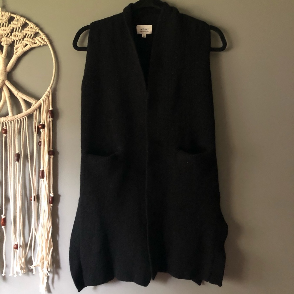 100% Wool Sleeveless Black Cardigan - Wilfred / Aritzia